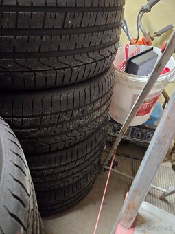Pirelli P Zero 285/40 r22 - 2