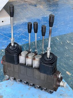 Hydraulický rozvádzač - 2