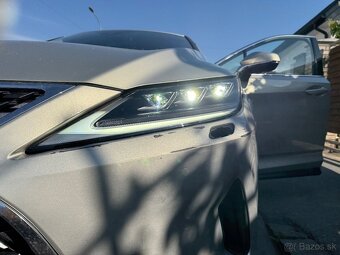 svetlomet lexus - 2