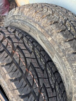 Pneu 235/75 r15 - 2