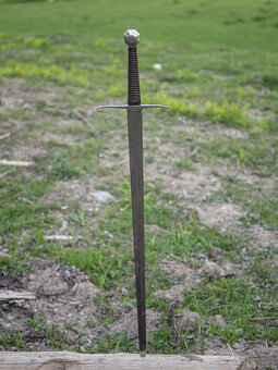 Predám extrémne ostrý funkčný meč - 2