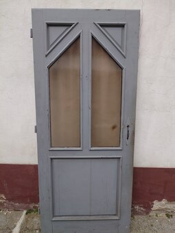 Predám vonkajšie dvere z masívu Ľavé rozmer 197/80/4cm - 2