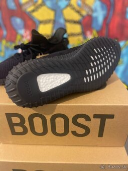 Yeezy 350 v2 Onyx velkosť 42 - 2