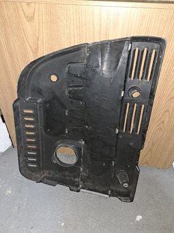 Kryt motora Alfa Romeo 147 - 2