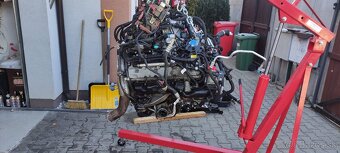 PREDÁM KOMPLET MOTOR BMW S63B44B NA NÁHRADNÉ DIELY - 2