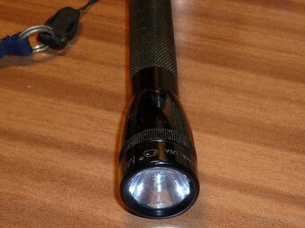 Predám baterku Mini Maglite AA na dve AA batérie - 2