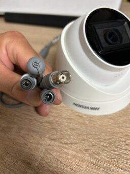 Predam 4 kamery hikvision 5mpx - 2