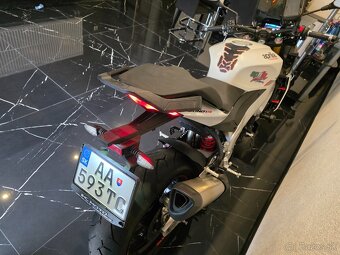 Aprilia tuono v4 1100 - 2