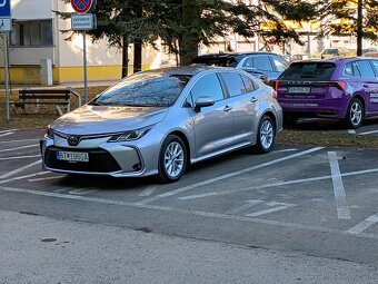 ZARUKA  DO 31-8. 2027  TOYOTA COROLA 1.5 92 KW COMFORT - 2