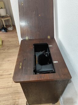 Starí šijací stroj Naumann - 2