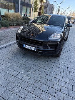 Porsche Macan model 2024 - 2