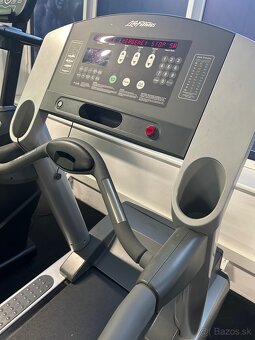 Life fitness 95Ti profi bežecký pás - 2