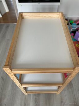 Prebaľovací pult - 2