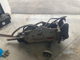 Hydraulické - búracie kladivo - 2