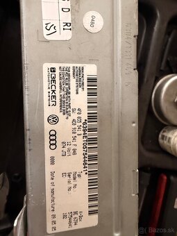 Jednotka autoradia Audi A6C6 - 2