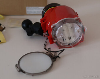 Podvodný S-TTL blesk Inon S2000 - 2