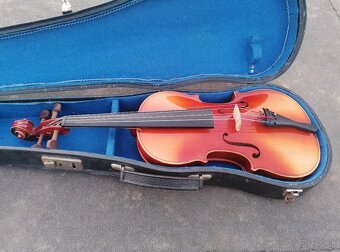 Predám staré husle - 2