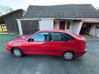 SEAT CORDOBA 1.4 benzín - 2