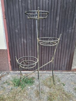 Stojany na kvetináče - 2