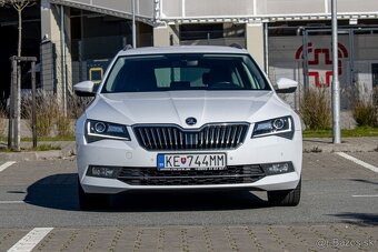 Škoda Superb 2.0TDI DSG kombi - 2