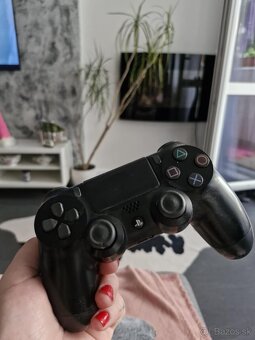 Playstation 4 - 2