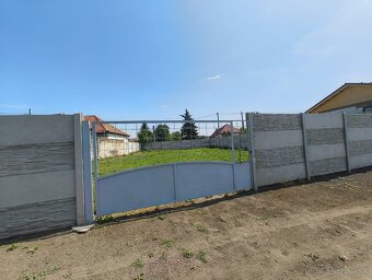 Stavebný pozemok s povolením v Palárikove . - 2