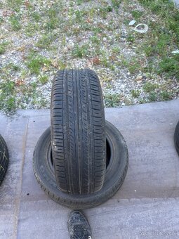 195/60 R15 - 2