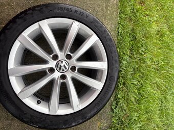 VW 235/45 R17 - 2