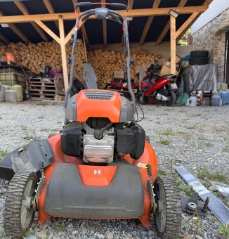 Husqvarna benzinova kosacka s pohonom - 2