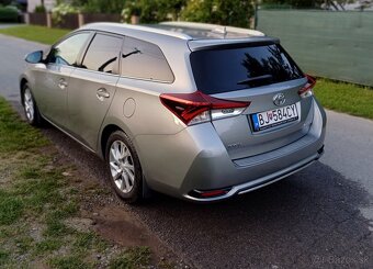 Toyota Auris 1.6 - 2