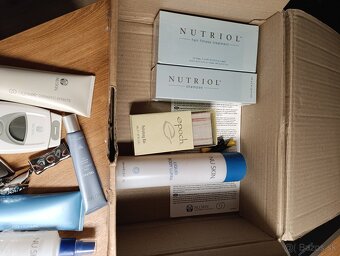 Galvanicka žehlička a set kozmetiky Nuskin - 2