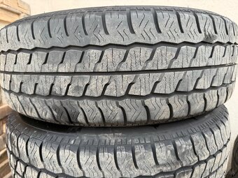 Maxxis 215/65/16 C - 2