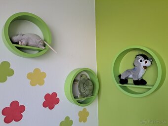 Sada○ poličiek - 2