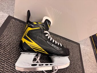 BRUSLE CCM TACKS 1792, vel. 9 /44 - 2