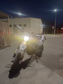 Husqvarna 701 2016 super moto - 2