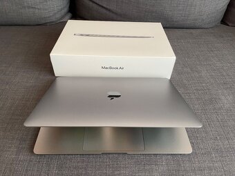 Predám výkonný Apple MacBook Air (M1, 2020) - Space Grey - 2
