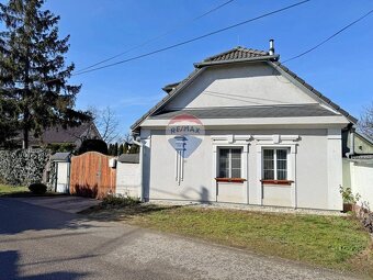Rodinný dom s veľkým pozemkom v centre obce Pata (okres Gala - 2
