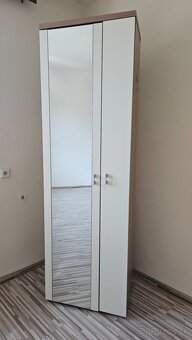 Skriňa, botník, zrkadlo = set - 2