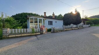 PREDAJ: 6 izbový rodinný dom, pozemok 612m2, Valaská Dubová - 2