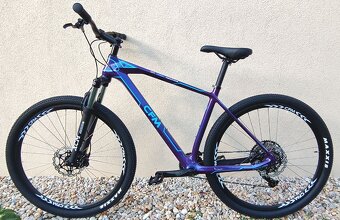 Exkluzívny karbónový horský bicykel CFM - 2