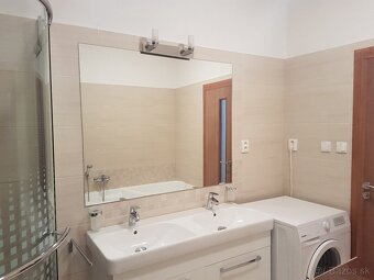 Priestranný 4izbový byt 120m2 s krytým parkovaním pre 2 autá - 2