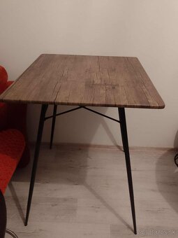 Stôl + barové stoličky - 2