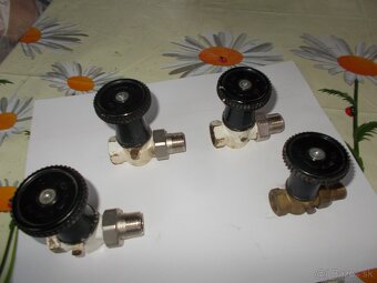 Predam  funkcne mosadzne 3/4 "ventily radiatora + nova prip - 2