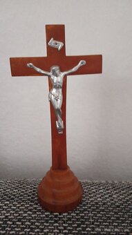 Krížik bakelit - 2