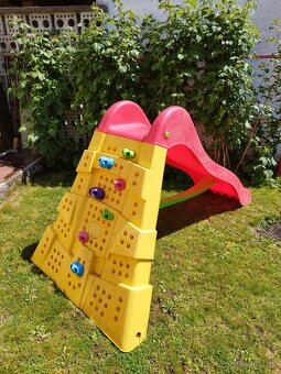 Šmýkačka s lezeckou stenou - 2