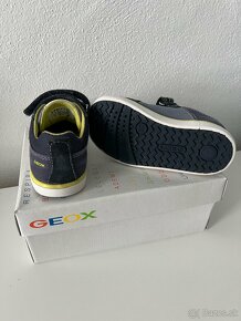 GEOX,TIMMI HILFIGER,WANDA,H&M - 2