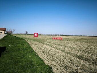 INVESTIČNÁ PRÍLEŽITOSŤ – Pozemok 9 202 m² na okraji obce - 2