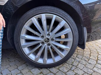 Skoda Trinity 5x112 r19 original disky - 2