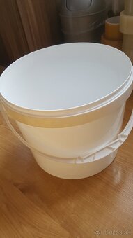 Predám vedro (biele) 10L + viečko na vedro 10L (žlté) - 2