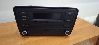 Dobrý deň.predam rádio škoda Octavia 3 r.v2013 - 2